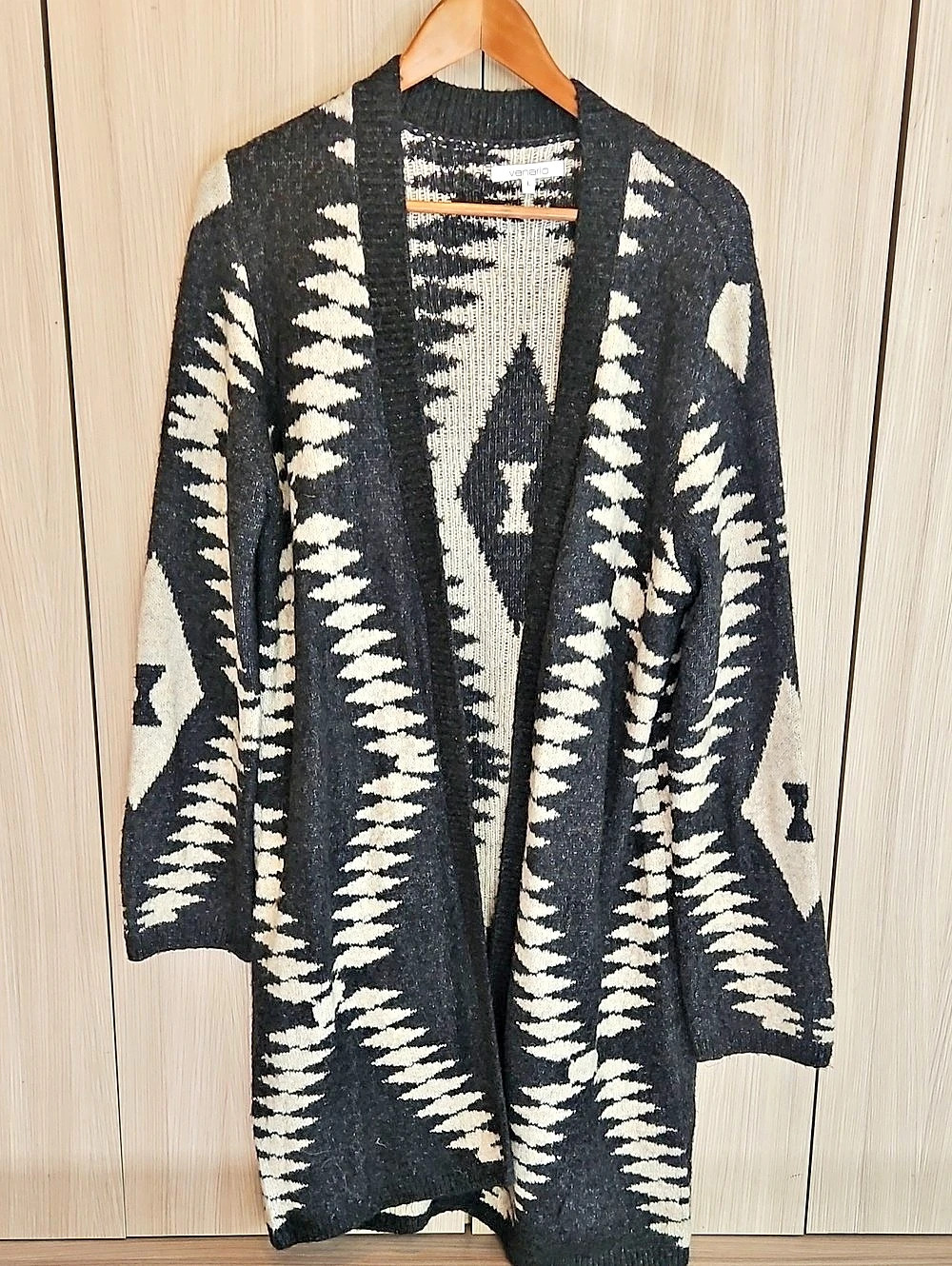 Venario Black and White Aztec Geometric Open Front Cardigan Large